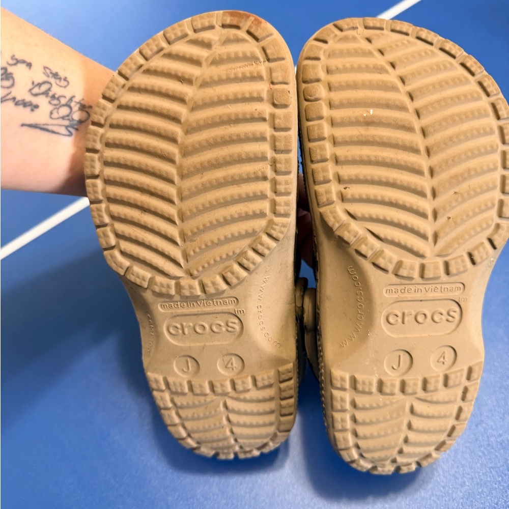 Kids Camouflage Crocs - Picture 3 of 3